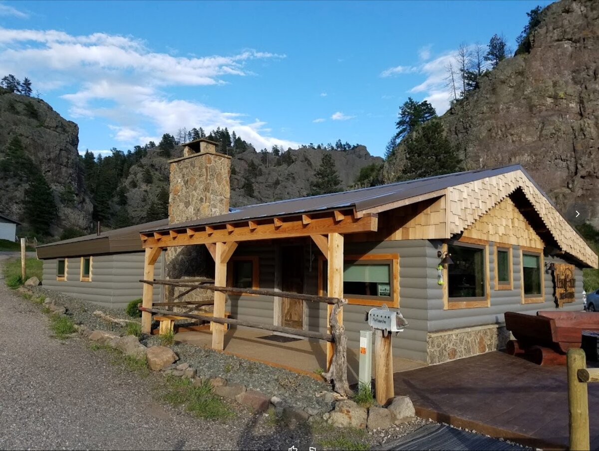 Hidden Canyon Lodge exterior