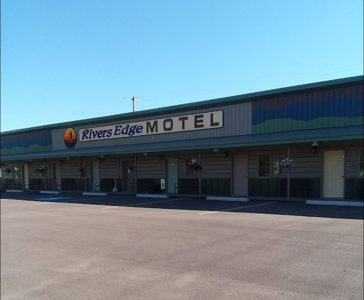 Rivers Edge Motel exterior
